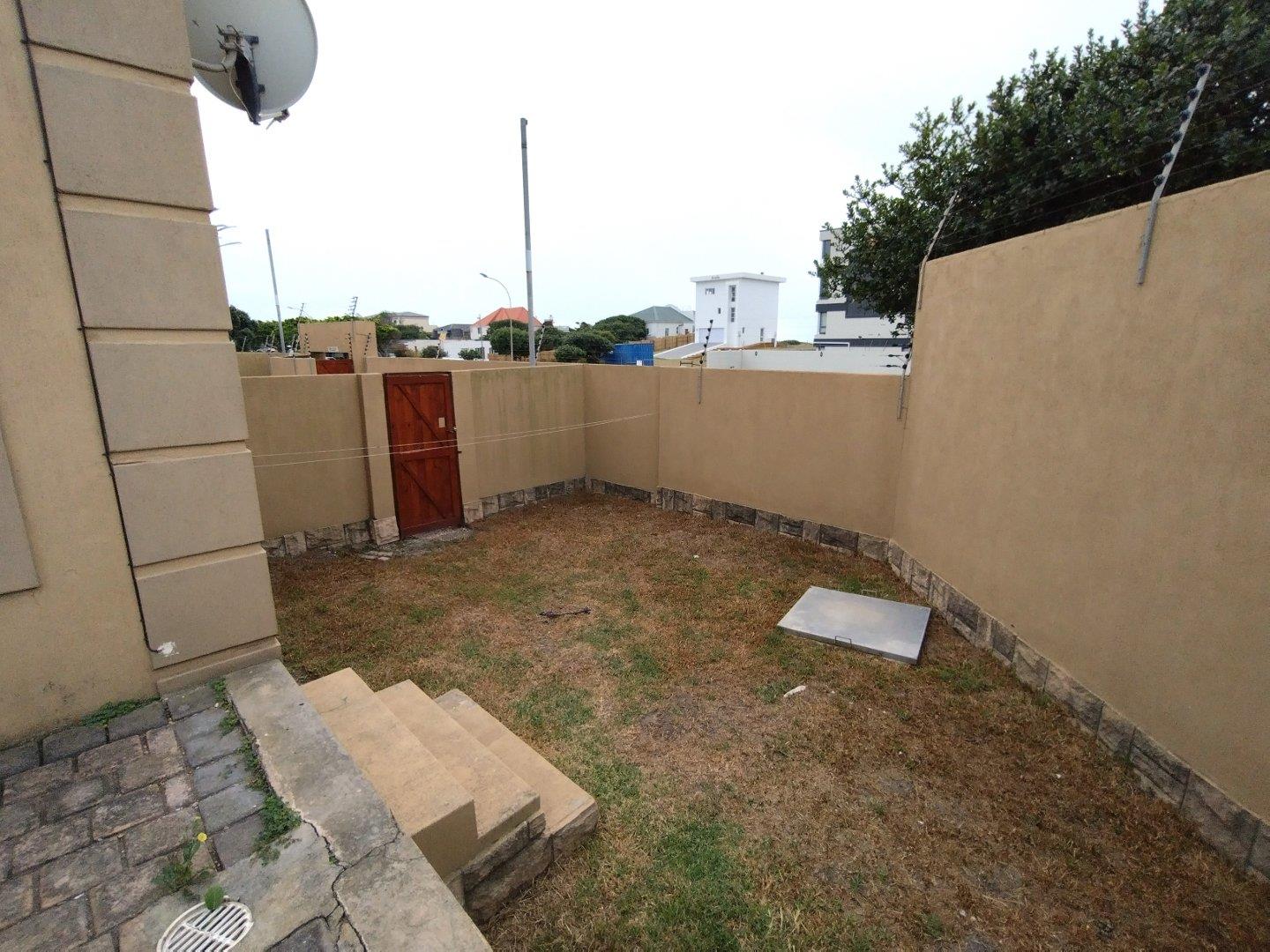 To Let 2 Bedroom Property for Rent in Ferreira Town Eastern Cape